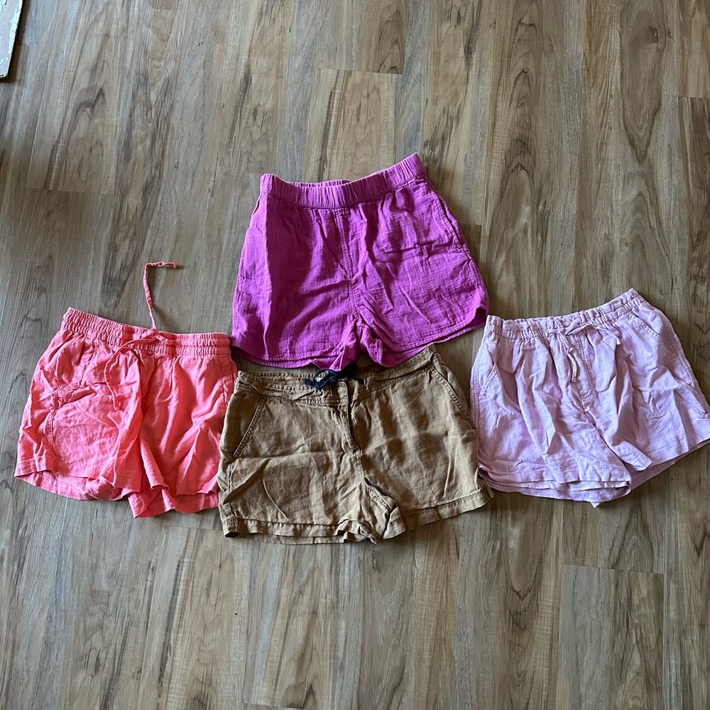 Bundle of 4 shorts